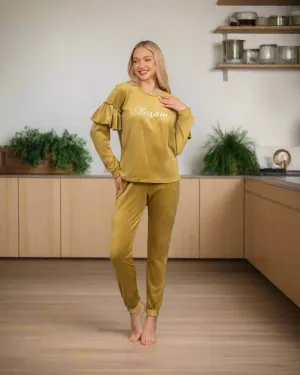 Two-piece pajama, velvet lined T-shirt, velvet lined trousers