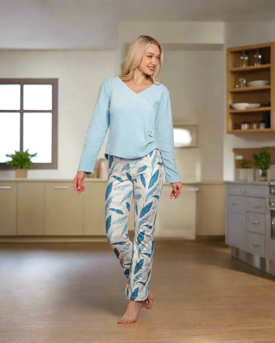 Two-piece pajamas Munifa T-shirt   And velor pants