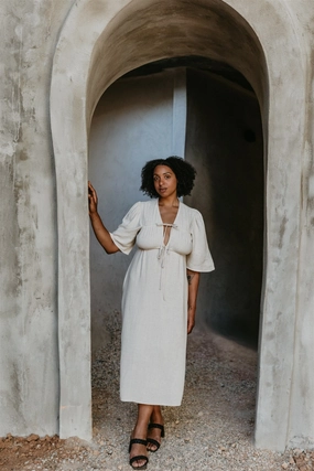 Tyrah Dress in Oat Linen Urban Look