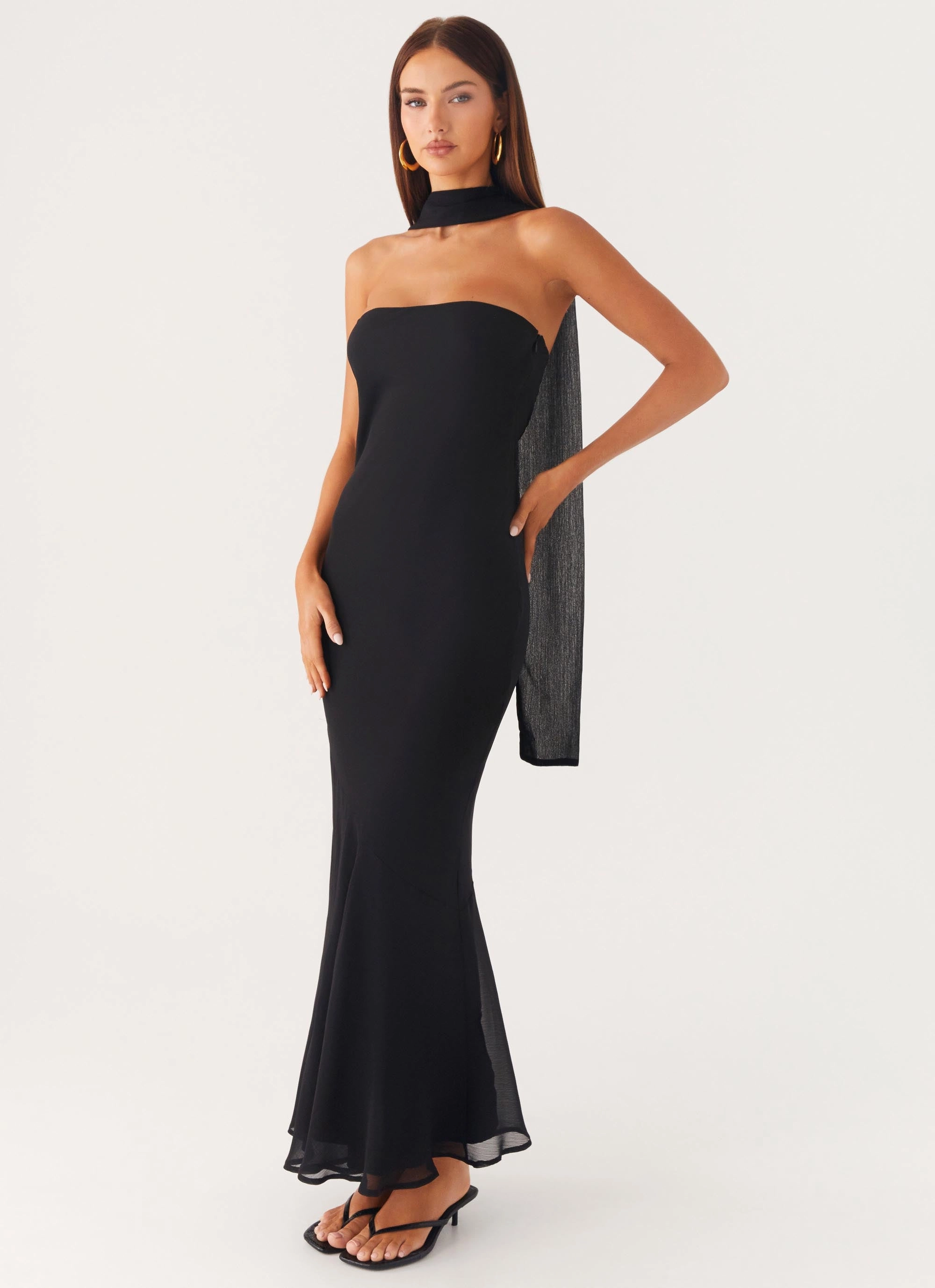 Subtle Finish Under the Pagoda Maxi Dress - Black