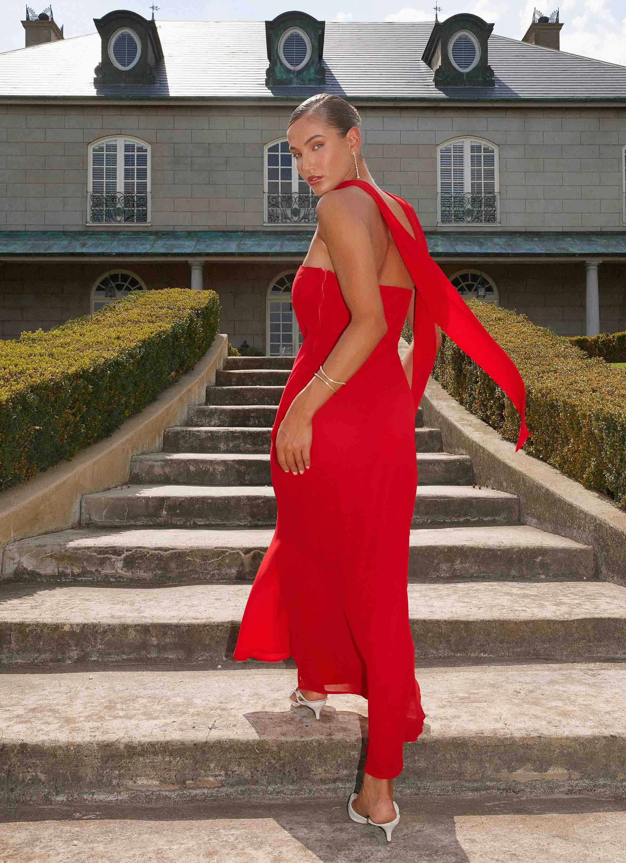 Compact Fit Under The Pagoda Maxi Dress - Red