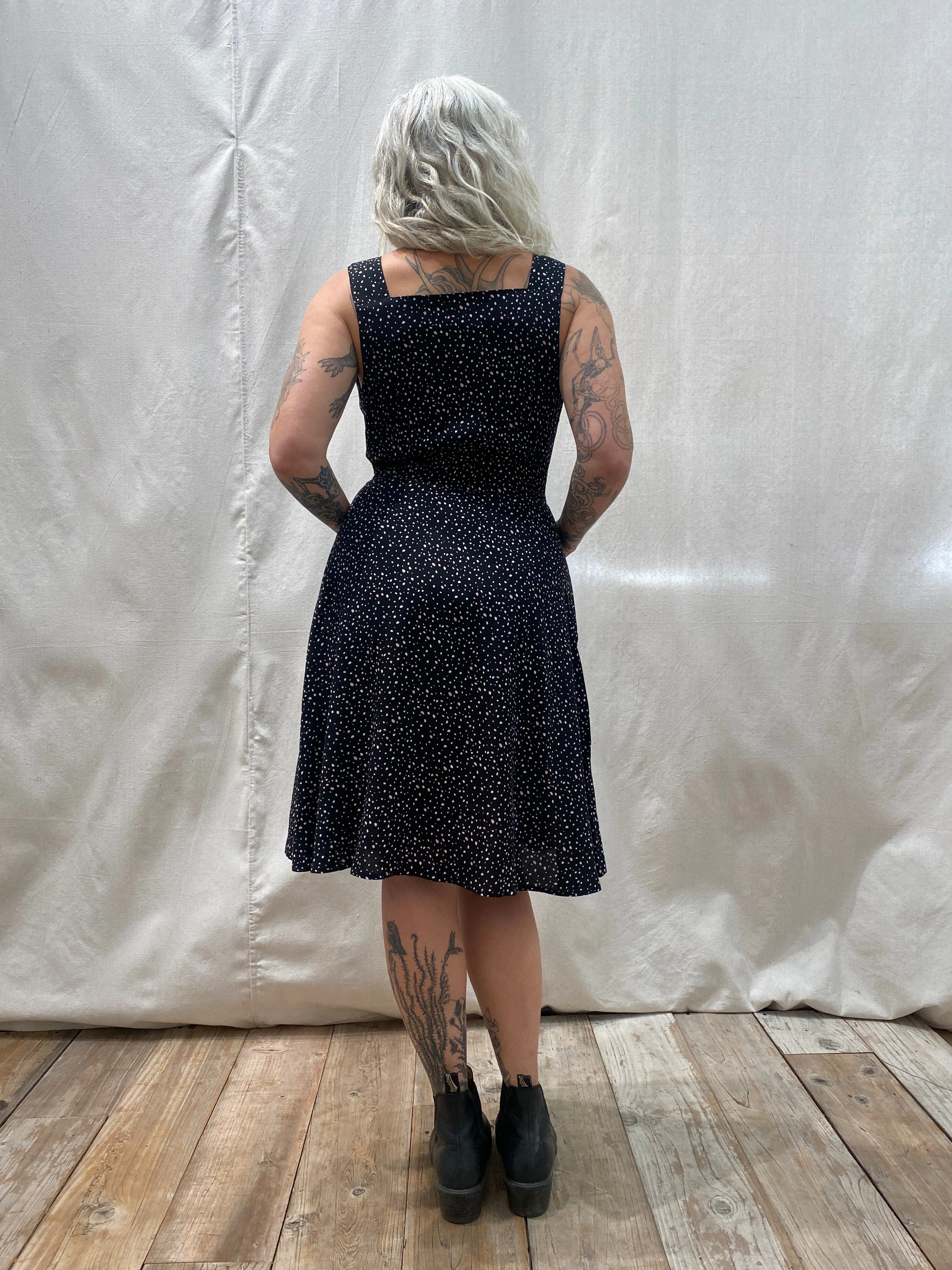 Perfect Fit Stream Cut Sheet Dress in Black Dot