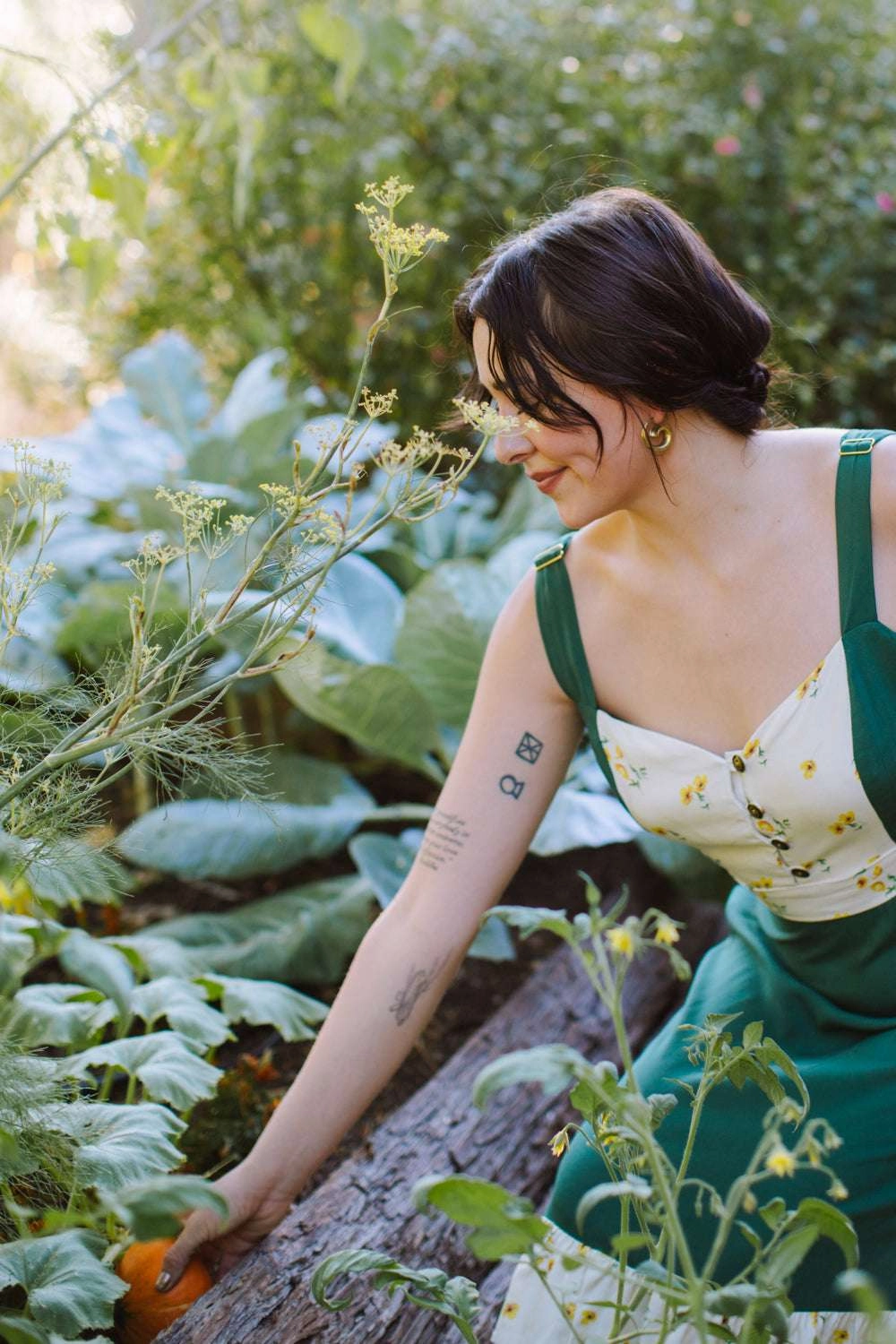 Daily Flex Gemma Dress in Green Poppy