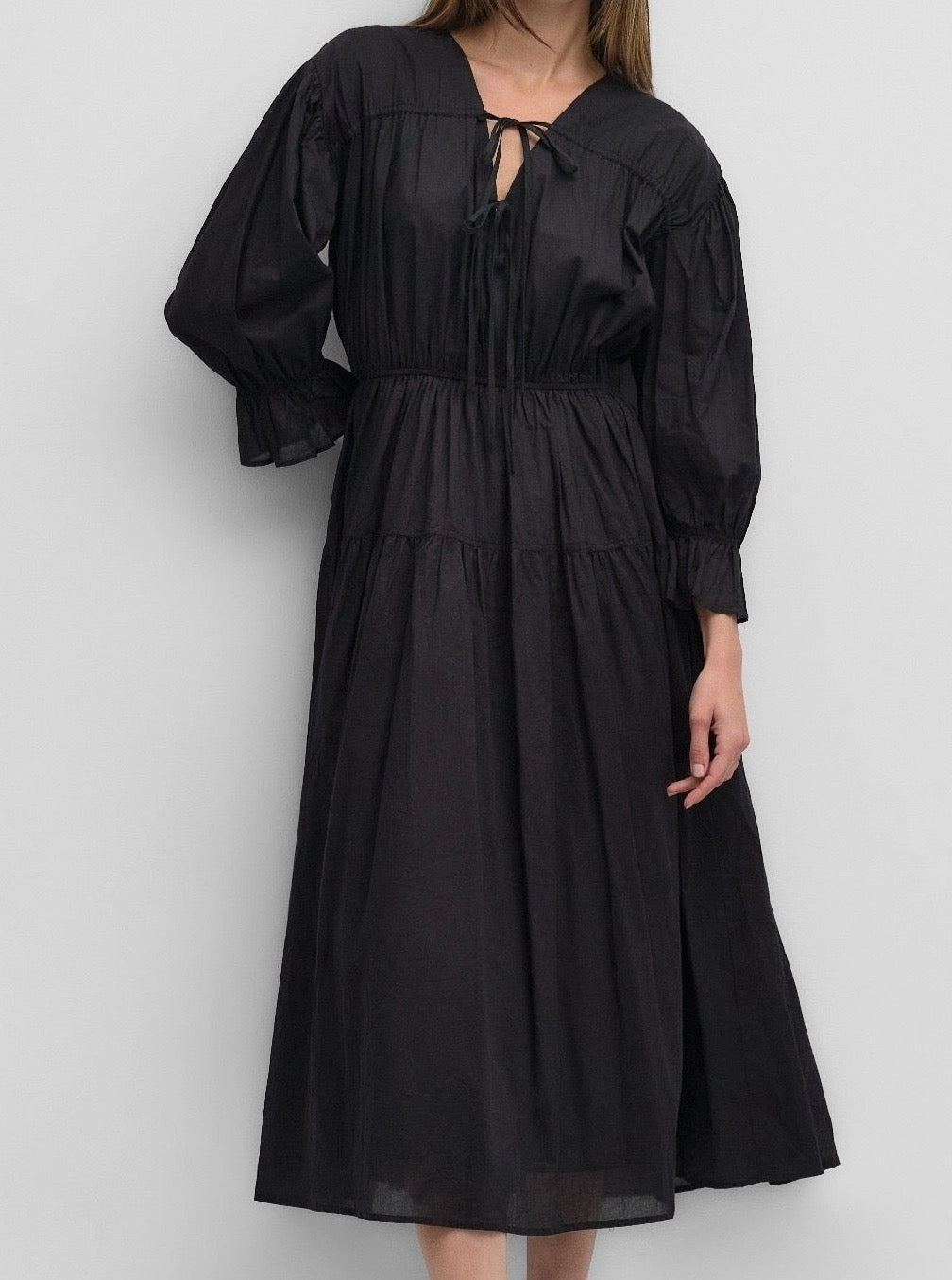 Bold Color Vivian Dress - Black