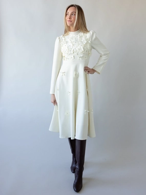 Feminine off-the-shoulder gown Lightweight-Structure Vivian Petal Dress