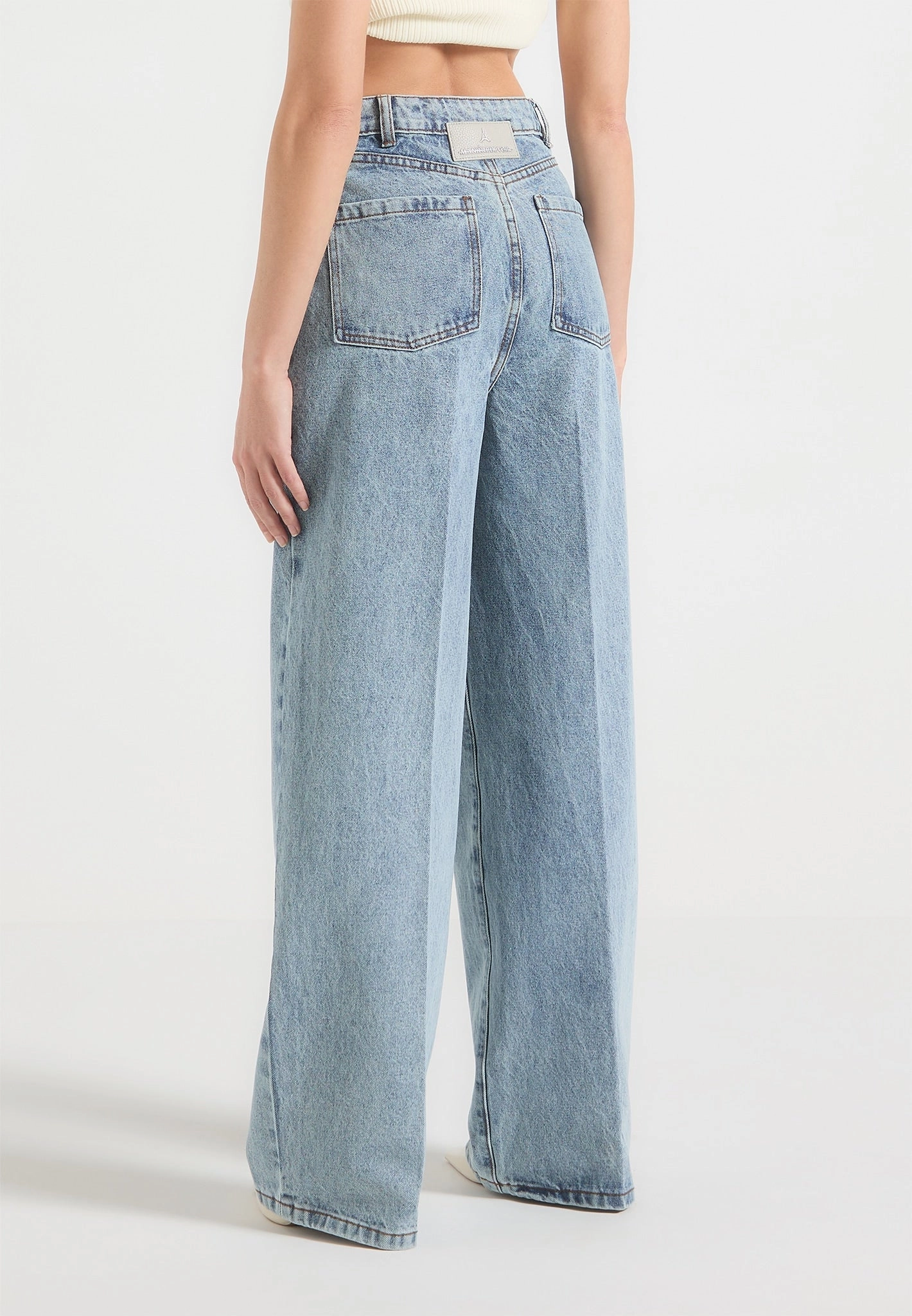 Raw Hem Design Neutral Fit Piece Astrid - Wrapover Wide Leg Jeans - Mid Blue