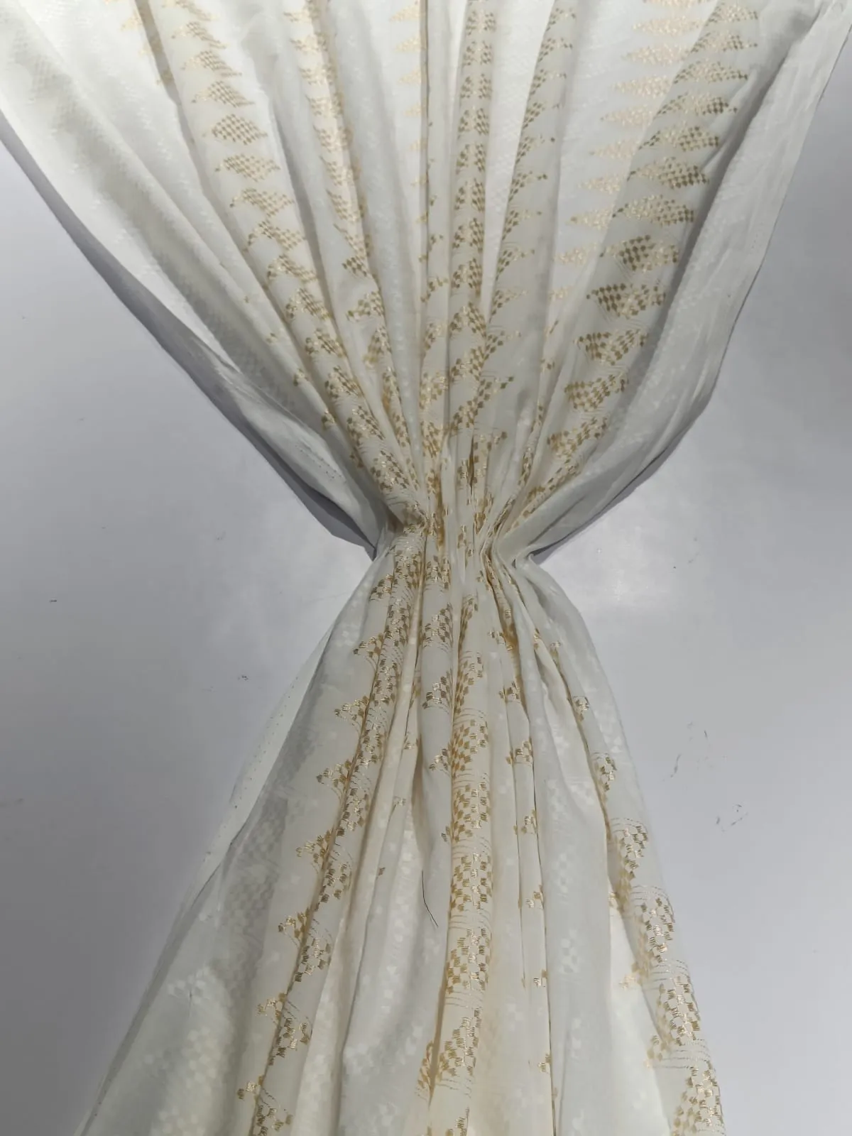 White cotton metallic jacquard fabric 44" wide [11140]