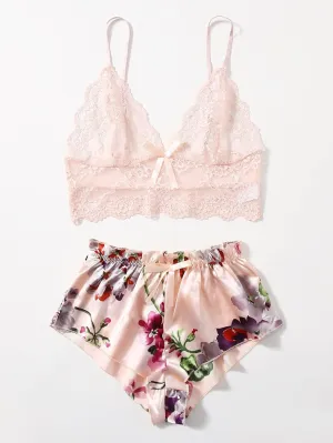 Women's Sexy Lingerie Floral Lace Bralette with Floral Shorts for Home Honeymoon