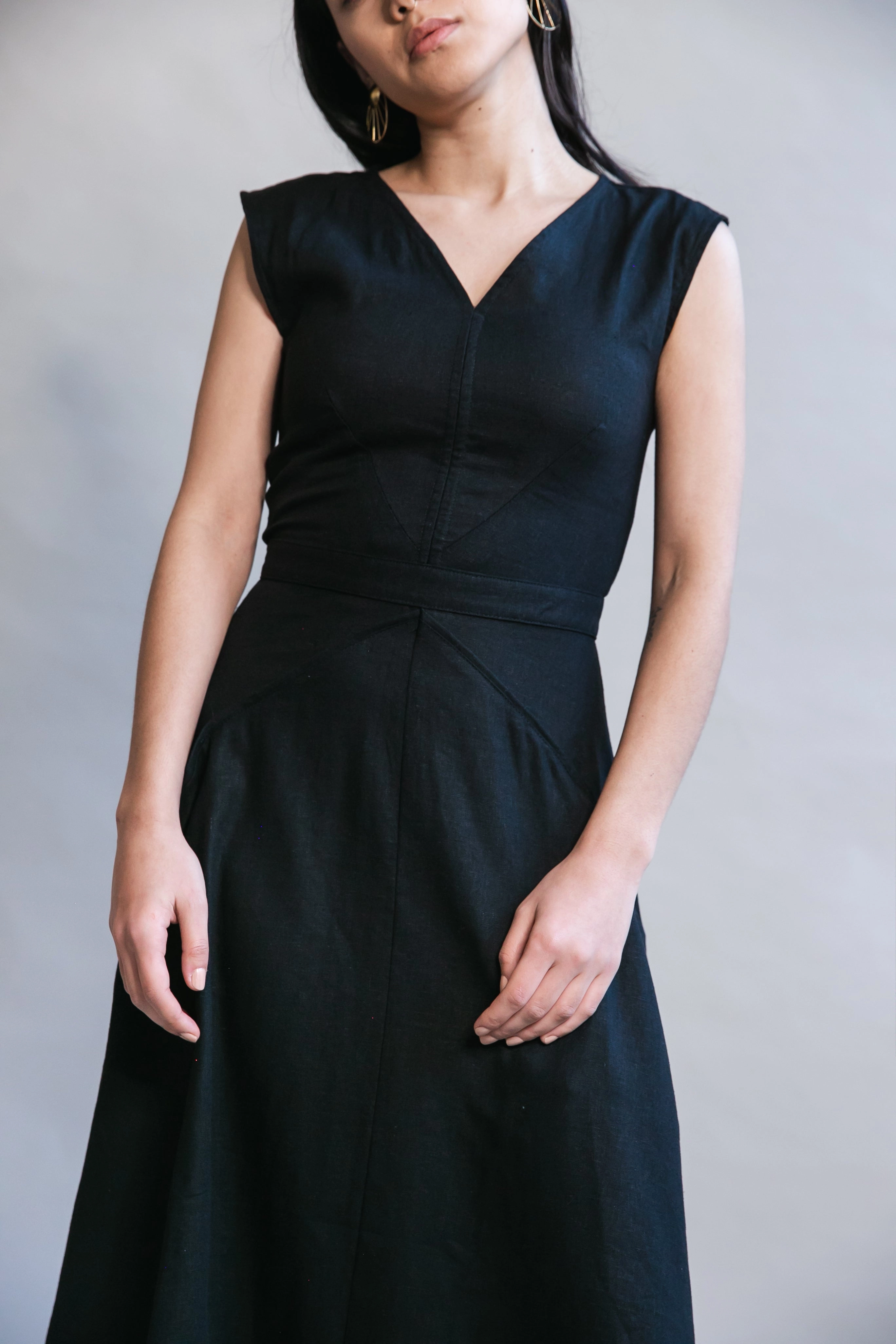 Xena Dress in Black Linen Flattering Shape Design