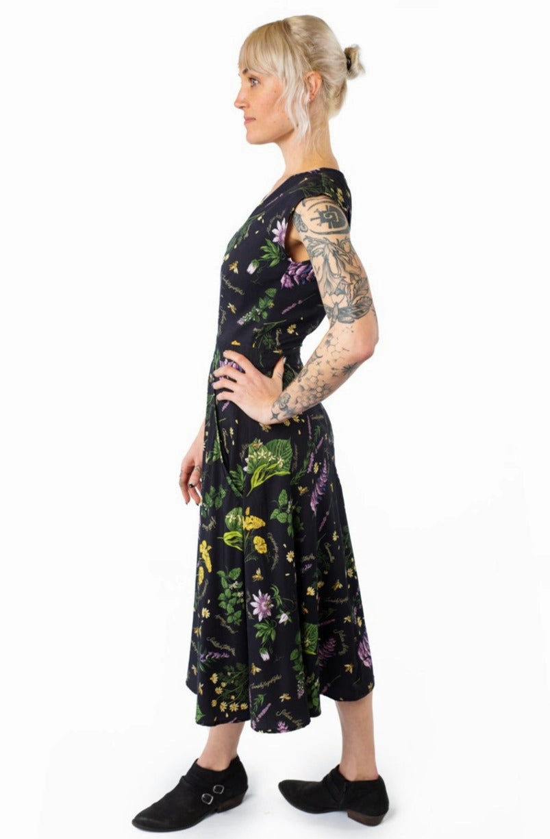 All-Day Wear Xena Dress in Ecovero Nervine