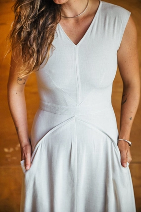 Xena Dress in Oat Linen WrinkleResistantFinish