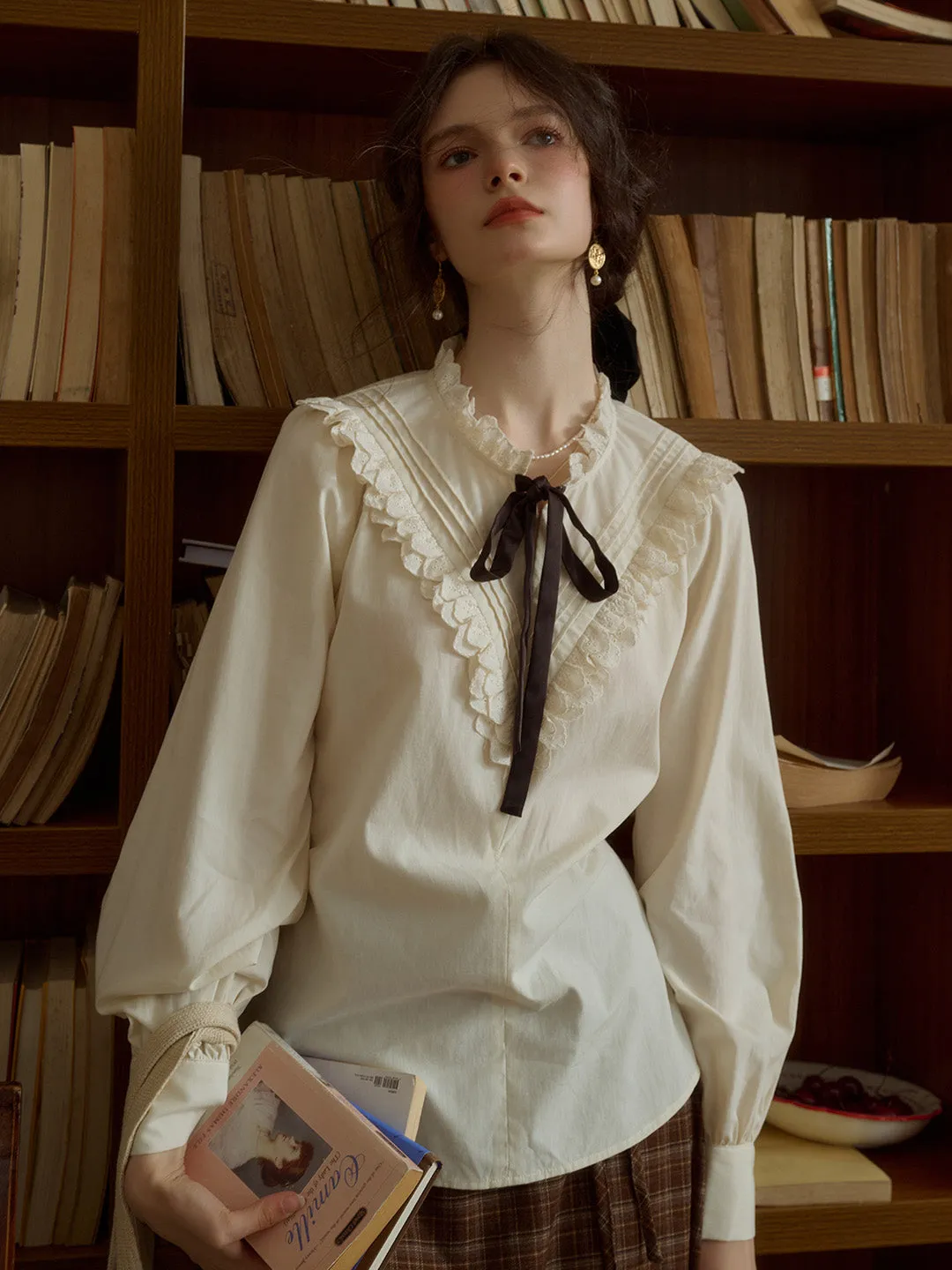 StretchTechnology Yareli Vintage Lace Panel Contrasting Lace-up Round Neck Blouse